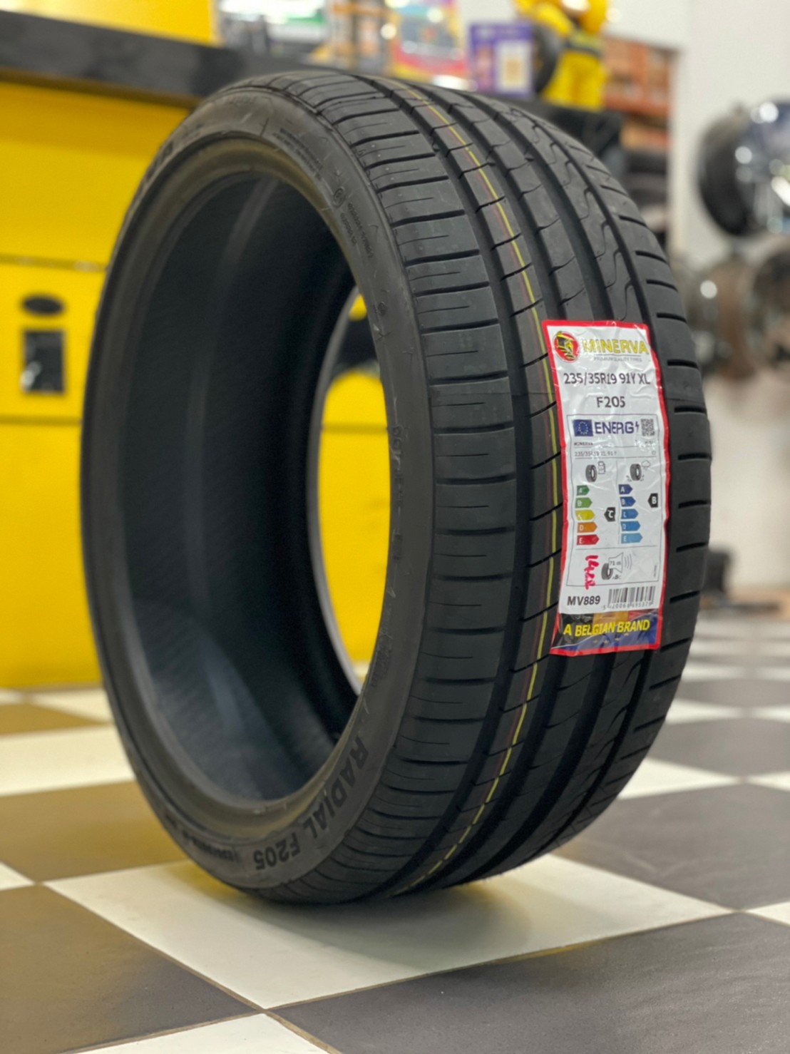 ยางMINERVA F205 235/35R19 ยางสปอร์ตคุณภาพดี สมรรถนะการขับขี่สูงนุ่มเงียบ ยางใหม่2022