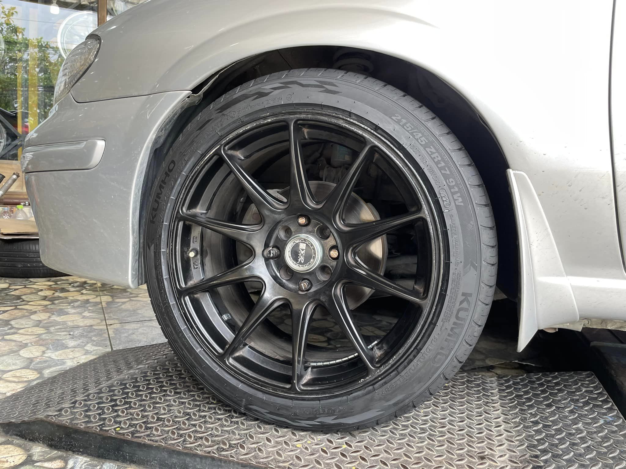 🛞 #NISSAN_SUNNY 🚘เปลี่ยนยาง 🛞🐘#KUMHO_HS52_215/45R17
