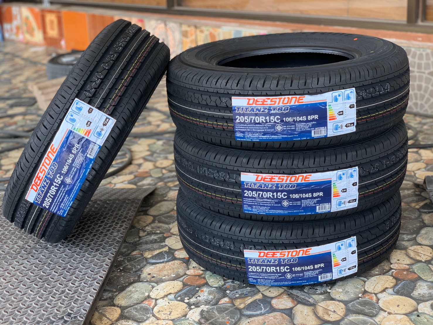DEESTONE TITANZ T88 205/70R15 ยางใหม่ปี2020