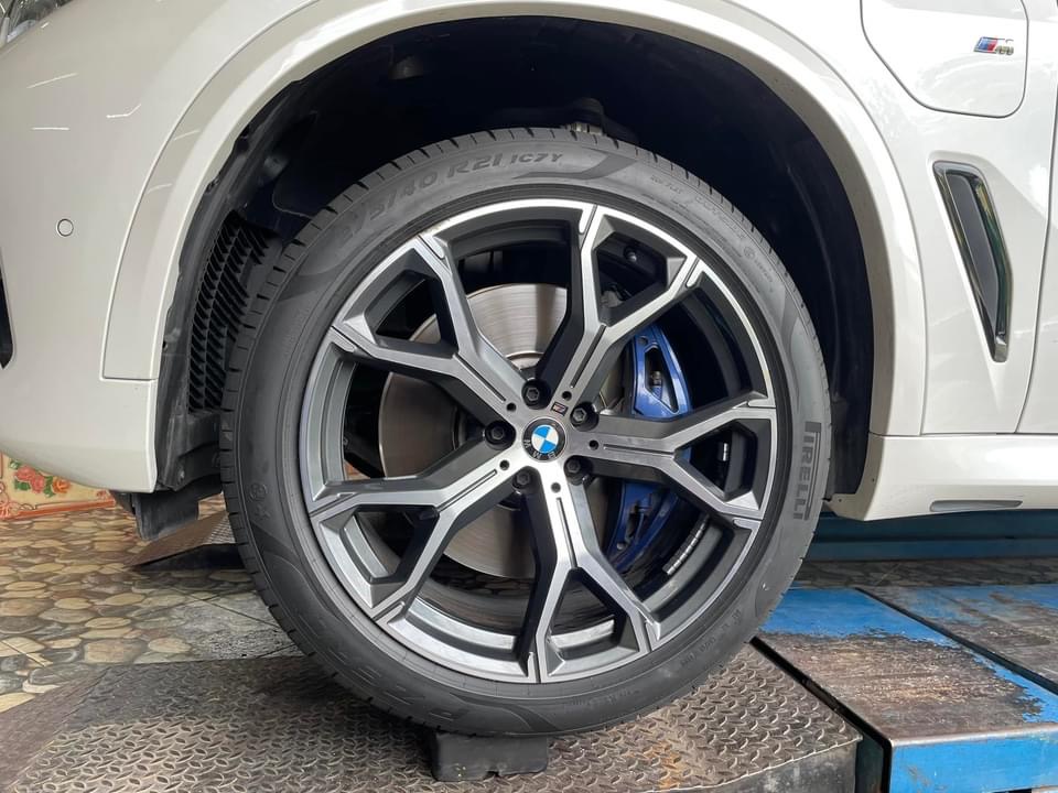 #BMW_X5 🚘 เปลี่ยนยาง 🛞🐘#PIRELLI_P-ZERO PZ4 RF 275/40RF21 ❤️ 🛞 #PIRELLI_P-ZERO PZ4 RF 315/35RF21