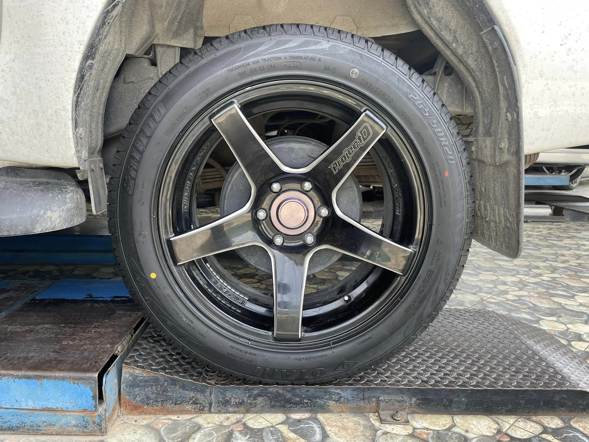 🚘 #TOYOTA_REVO 🛞#OTANI #SA1000 265/50R20