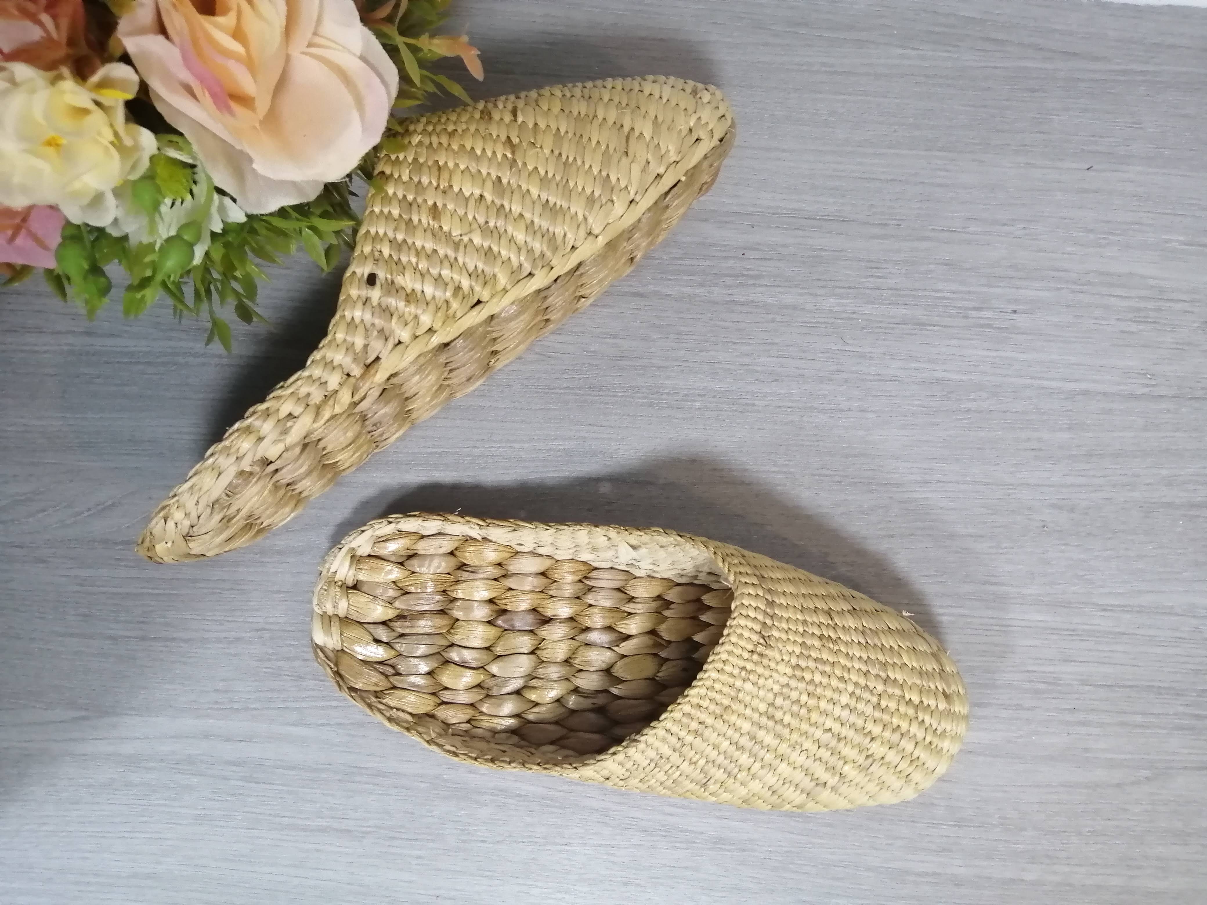 BSS201W : รองเท้าสานผักตบชวา ราคาส่ง 1โหล 12คู่