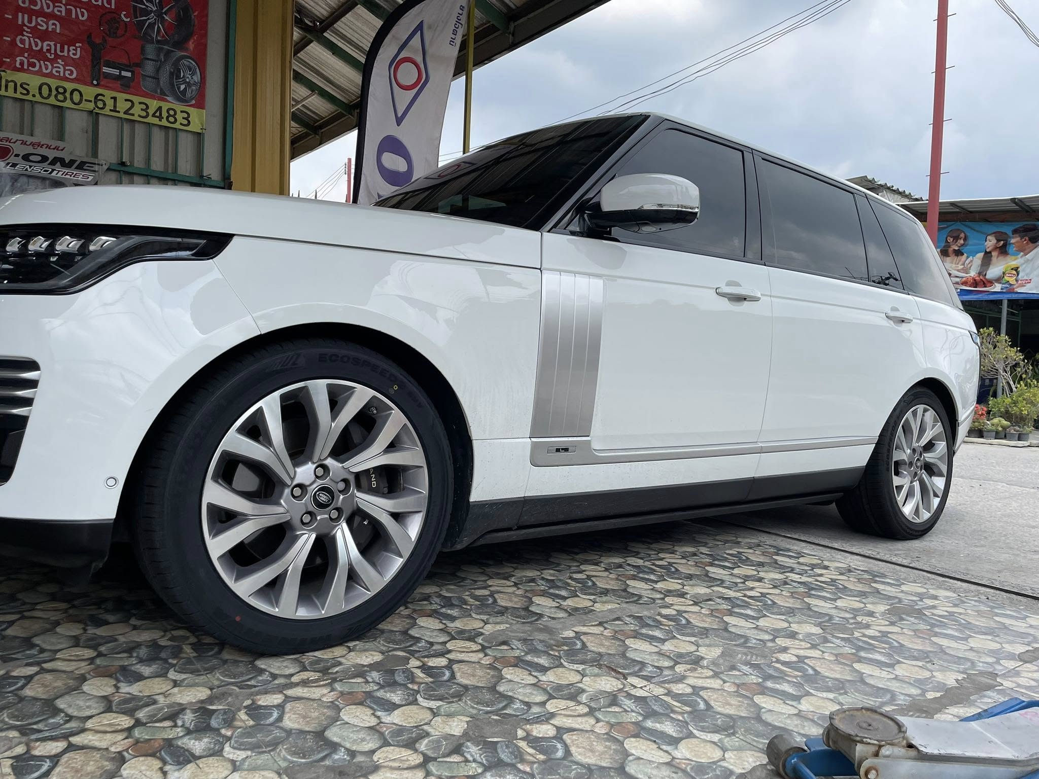 🛞 #LandRover_PangeRover_P400e 🚘เปลี่ยนยาง 🛞🐘#MINERVA_ECO SPEED2 SUV 375/45R21 ❤️ 🛞 #ยางสมรรถนะสูง นุ่มเงียบ