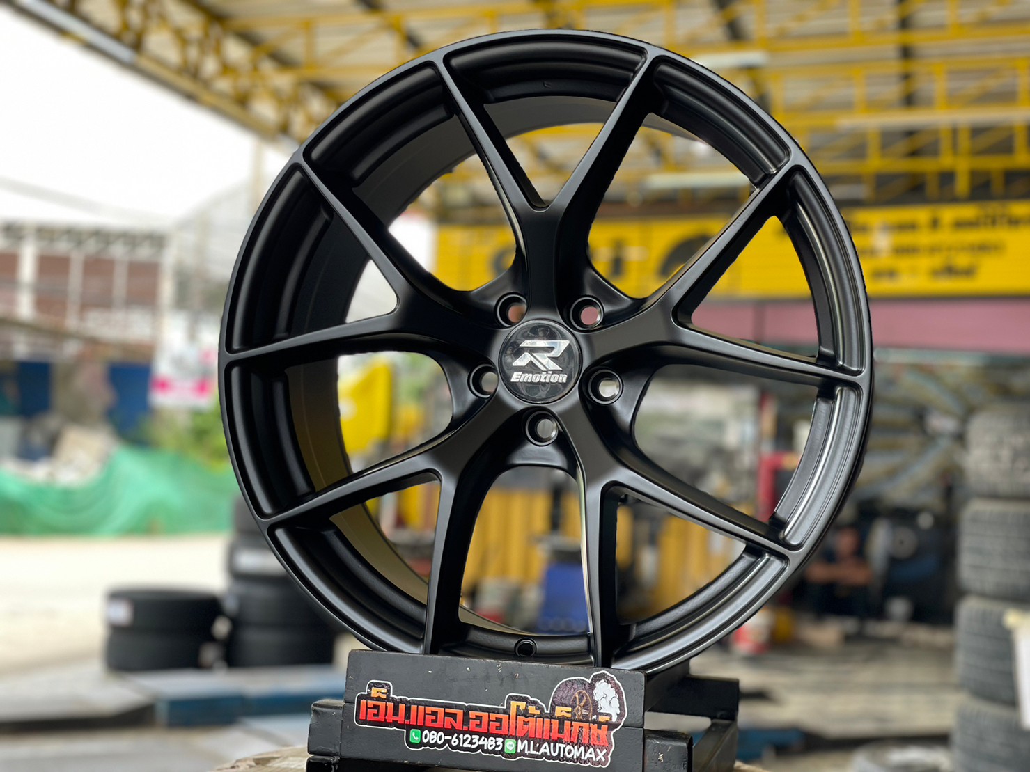 ล้อแม็ก EmotionR รุ่น FRE ขอบ 18x8 ET35 PCD 5x100 สีดำ