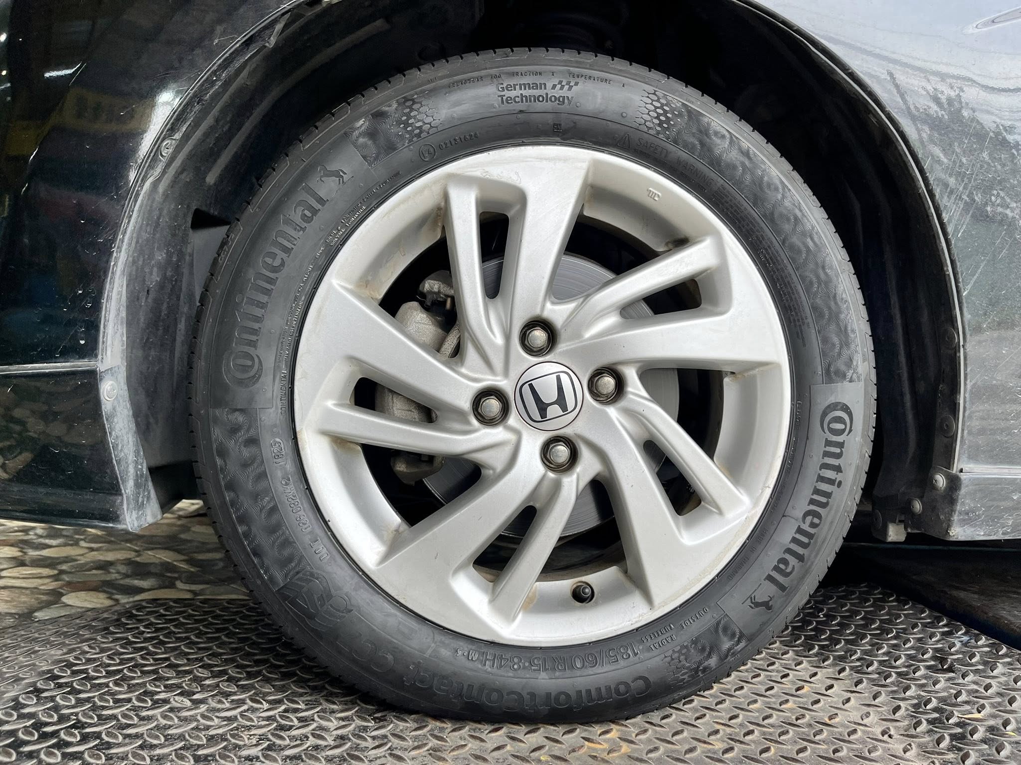 #HONDA_JAZZ🚘เปลี่ยนยาง 🛞🐘#Continental_CC7_185/60R15