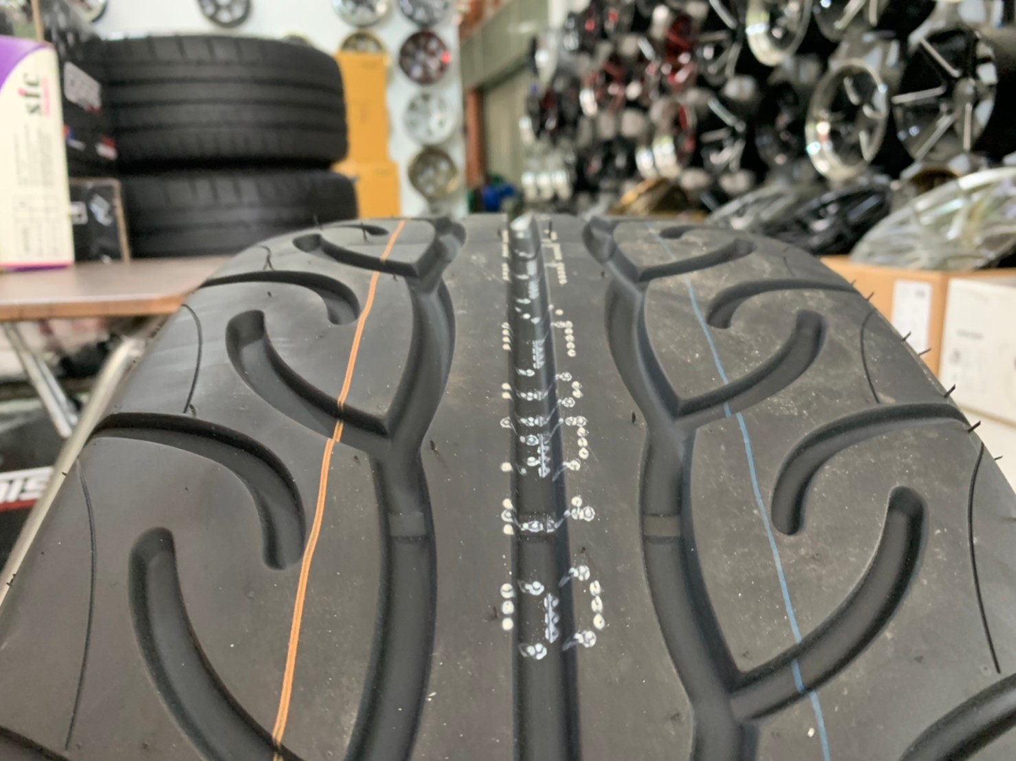 SUMAXX DRIFTING Z1 255/50R18 ยางใหม่ปี2021 พร้อมติดตั้งฟรี