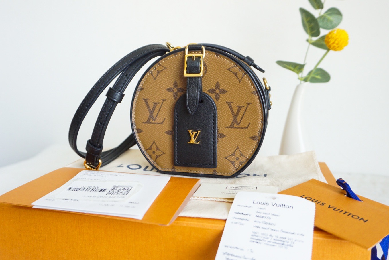 Lv Mini Boite Chapeau มือสอง
