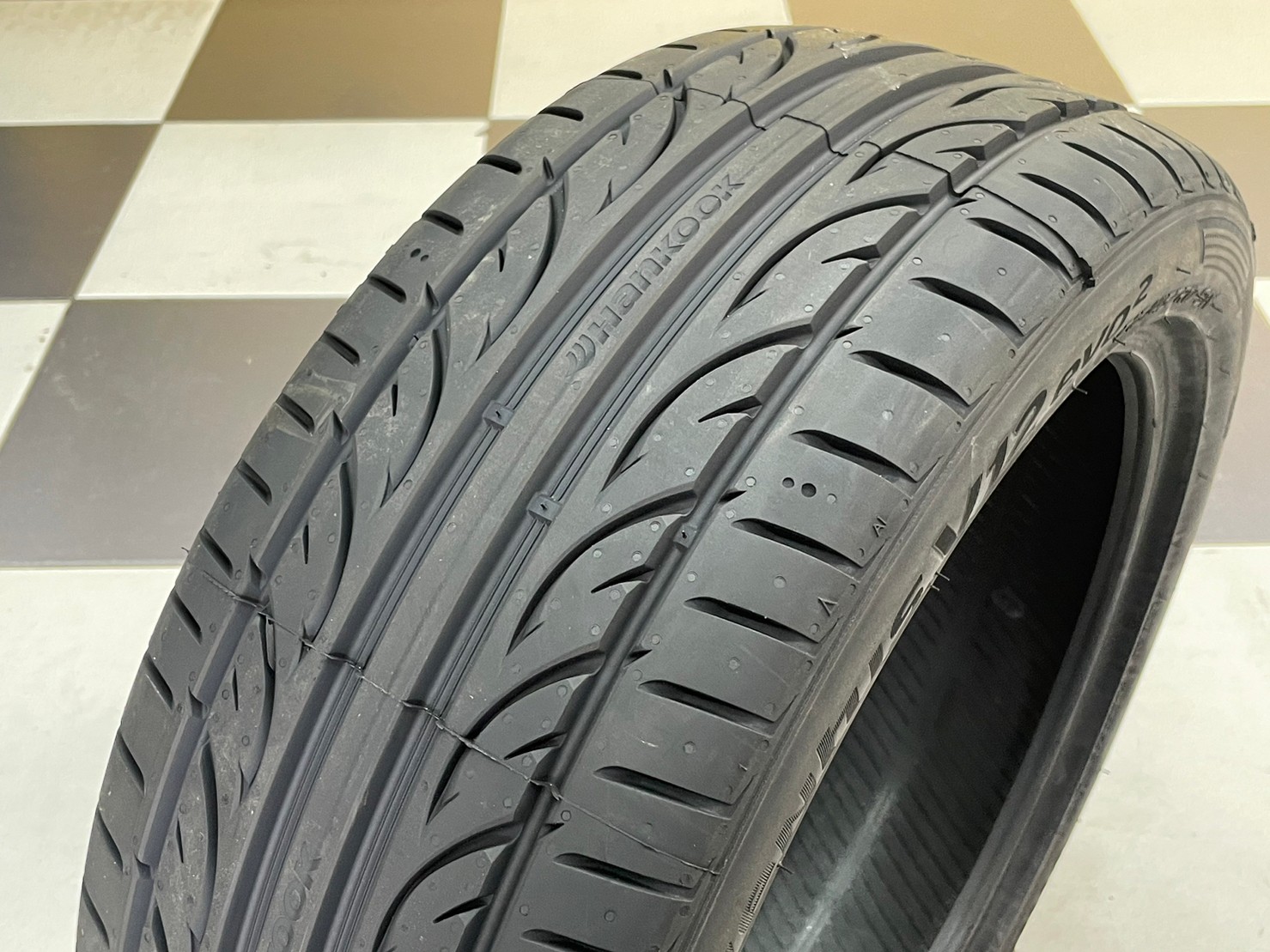 HANKOOK Ventus V12 evo2 215/45R17 ยางใหม่ปี2023