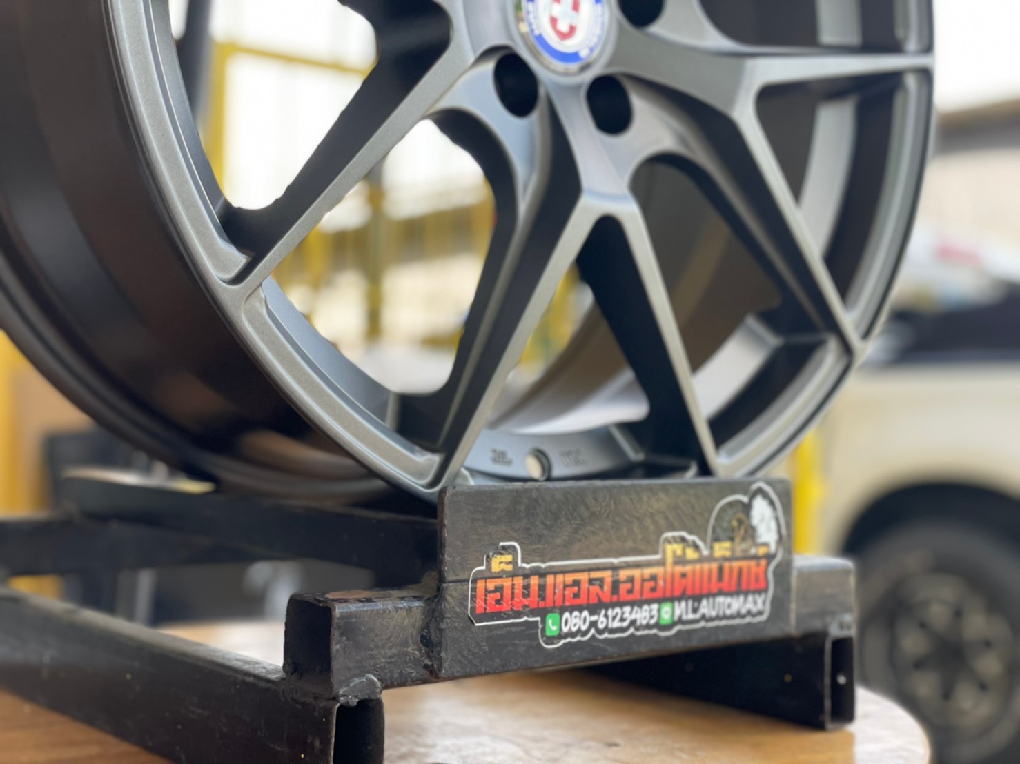 ล้อแม็กลายสวยหรู HRE SSW Model308 สีเทากัน ขอบ18 กว้าง8 5รู100