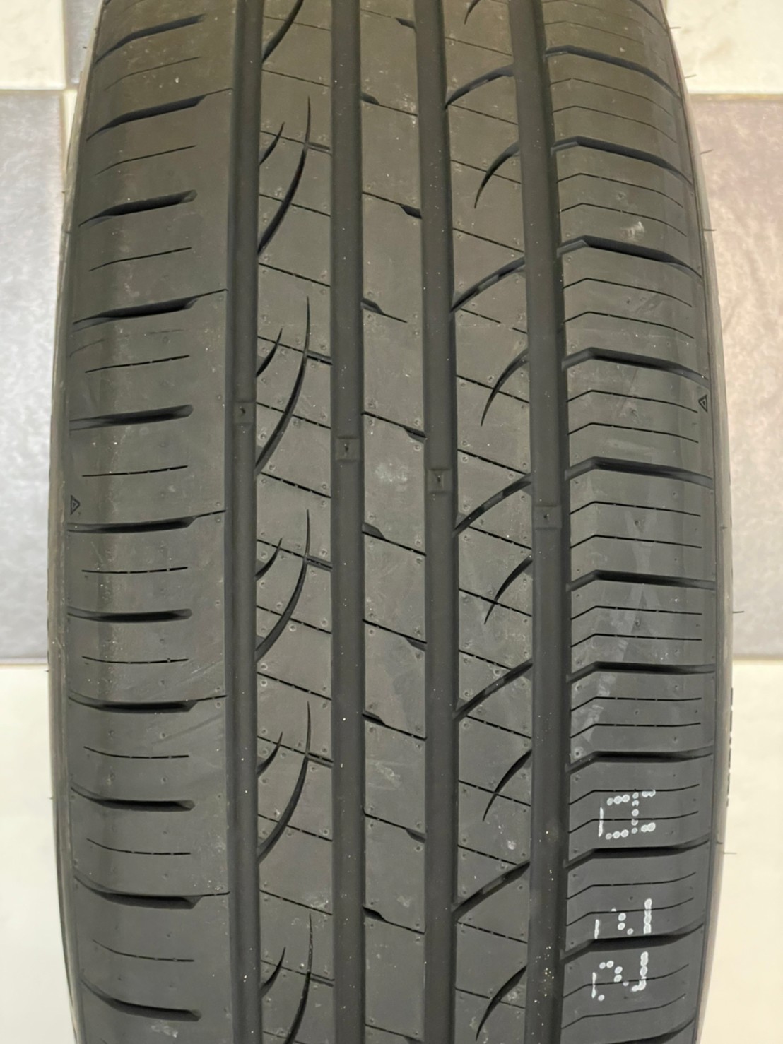 ยางใหม่AUSTONE SP702 215/55R17 ยางผลิตไทย คุ้มค่ารับประกันบาดบวมเบียดตำ365วันเคลมฟรี ยางใหม่ปี2023