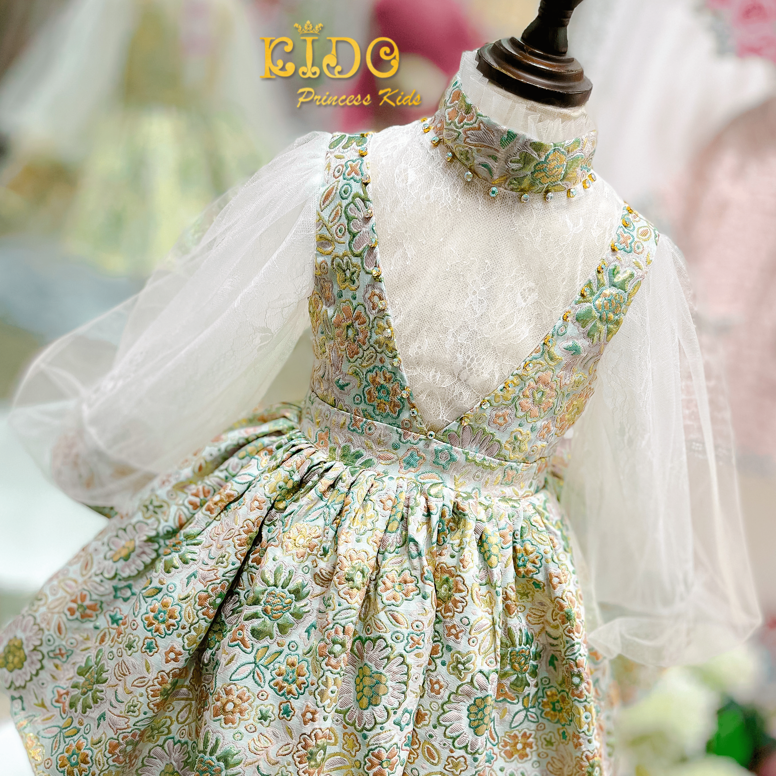 ชุดเจ้าหญิง(หน้าร้านอยู่รัชดา ลองได้ถ่ายรูปจากชุดจริง)W18331สีเขียวทอง แขนยาวซีทรู สวยหวานงานหรู กระโปรงสั้น