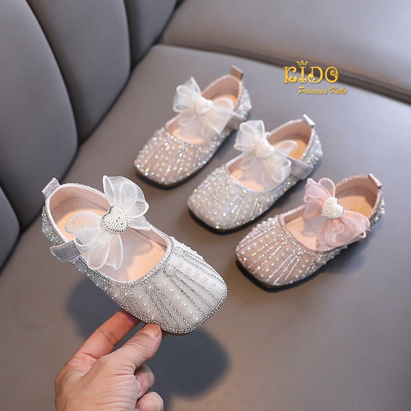 sรองเท้าเด็กออกงาน(หน้าร้านอยู่รัชดา ลองได้)H055สีชมพู สีเงิน ติดมุกประดับเพชร