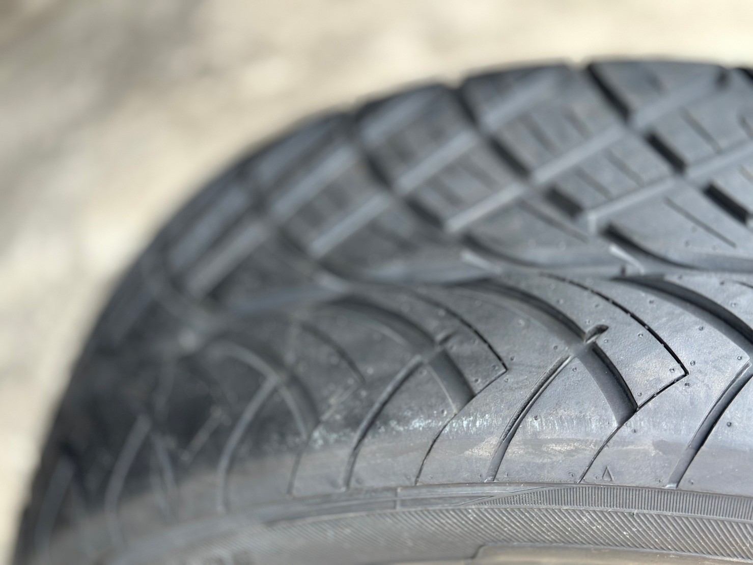 KINTO V-36 ยางไทย 245/45R18 ยางใหม่ปี2023