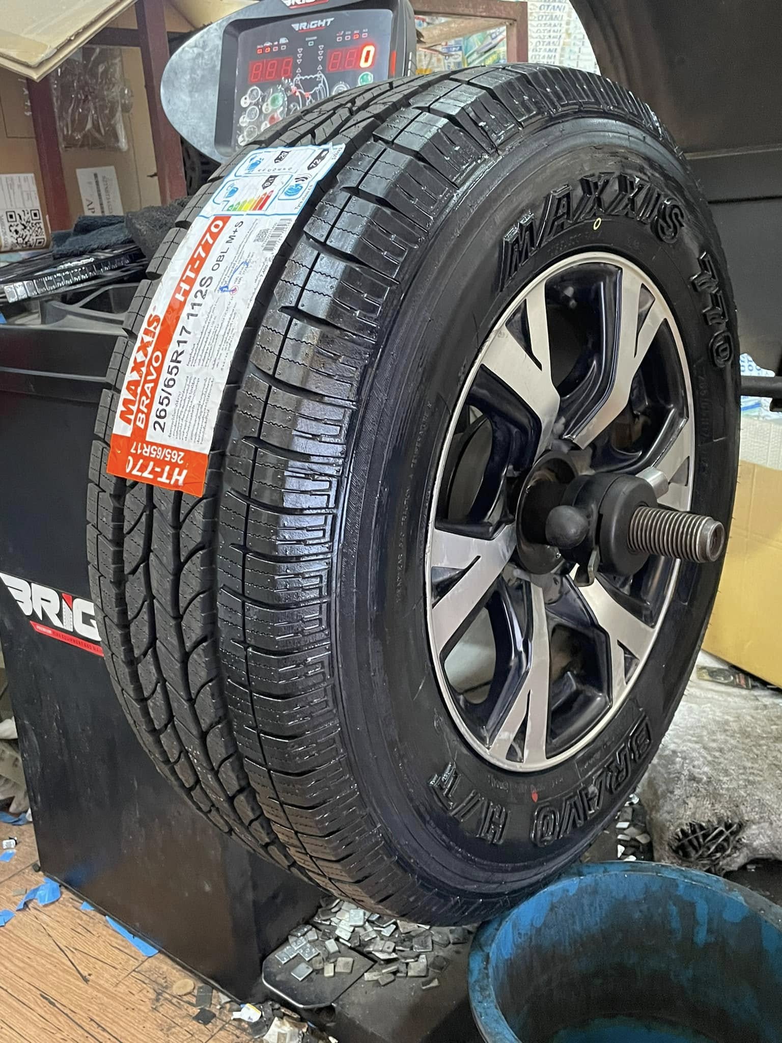 🛞❤️ #TOYOTA_VIGO 🚘เปลี่ยนยาง 🛞🐘#MAXXIS #BRAVO #HT770 265/65R17