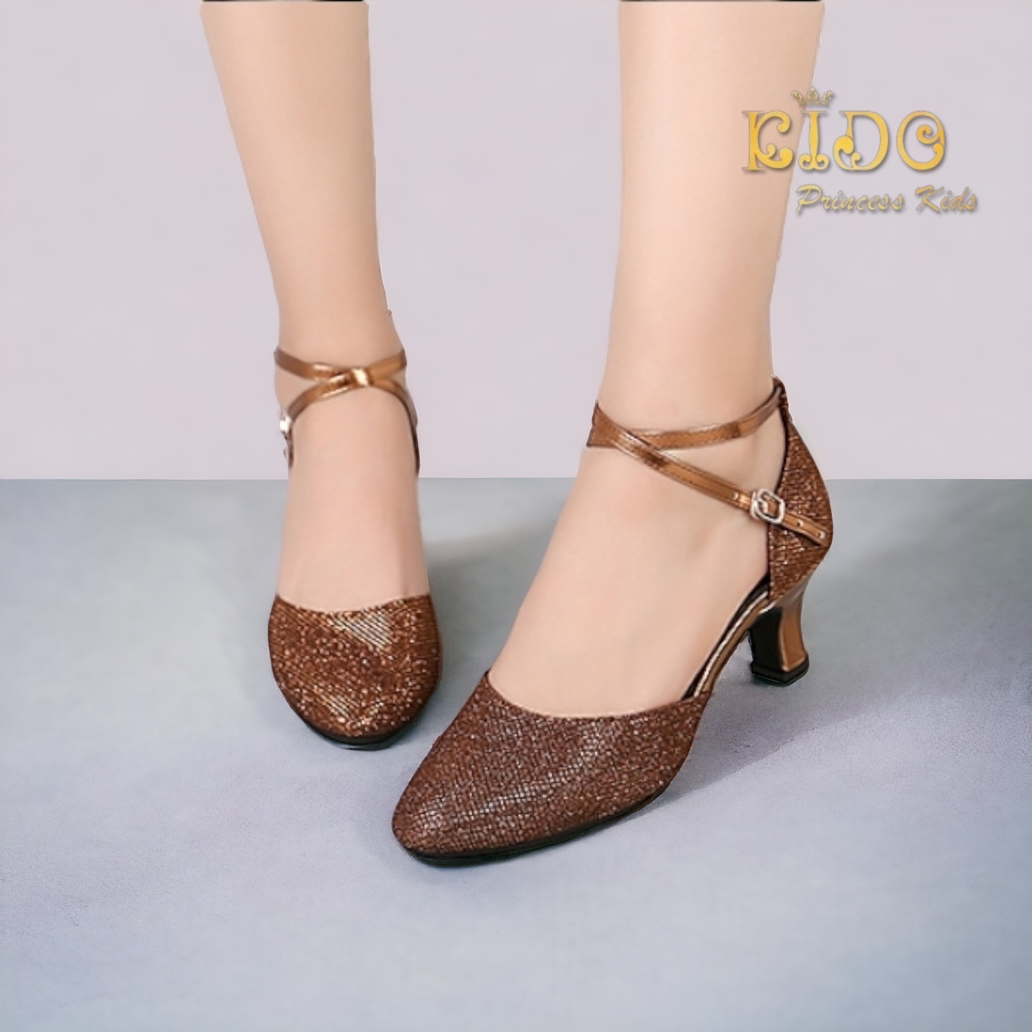 รองเท้าเด็ก(หน้าร้านอยู่รัชดา ลองได้)H140สีน้ำตาล