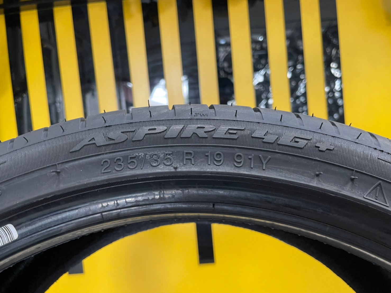 235/35R19 Apollo Aspire 4G+ ยางใหม่ปี2023