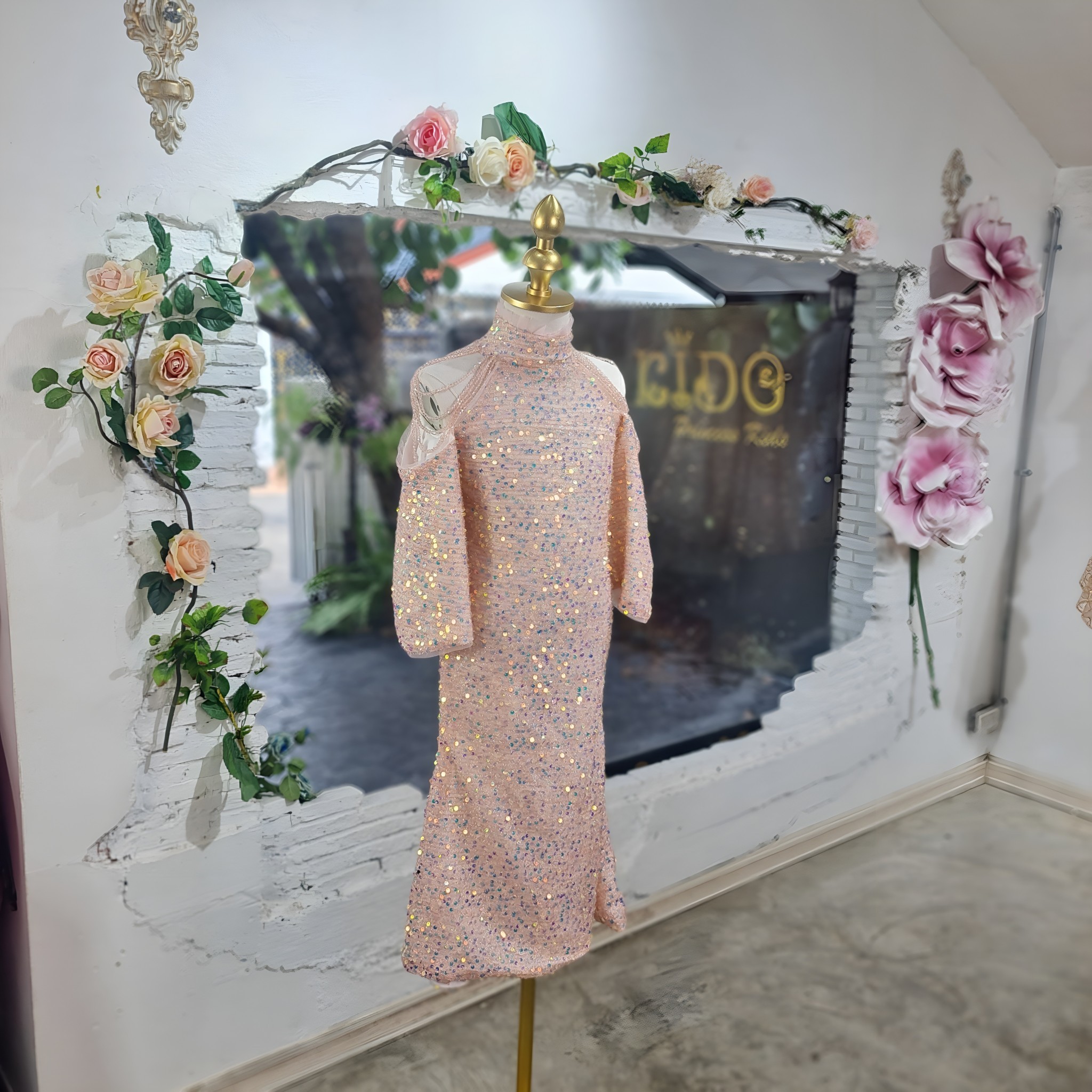 ชุดราตรีเด็ก(หน้าร้านอยู่รัชดา ลองได้ถ่ายรูปจากชุดจริง)W18601 สีโอรส กระโปรงยาวทรงหางปลา ร้อยสร้อยตรงแขน