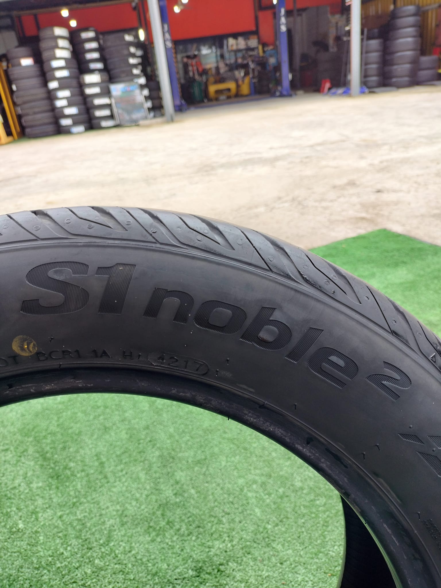 ยางมือ2 สภาพดี ขอบ16"ยี่ห้อ HANKOOK S1 215/55R16