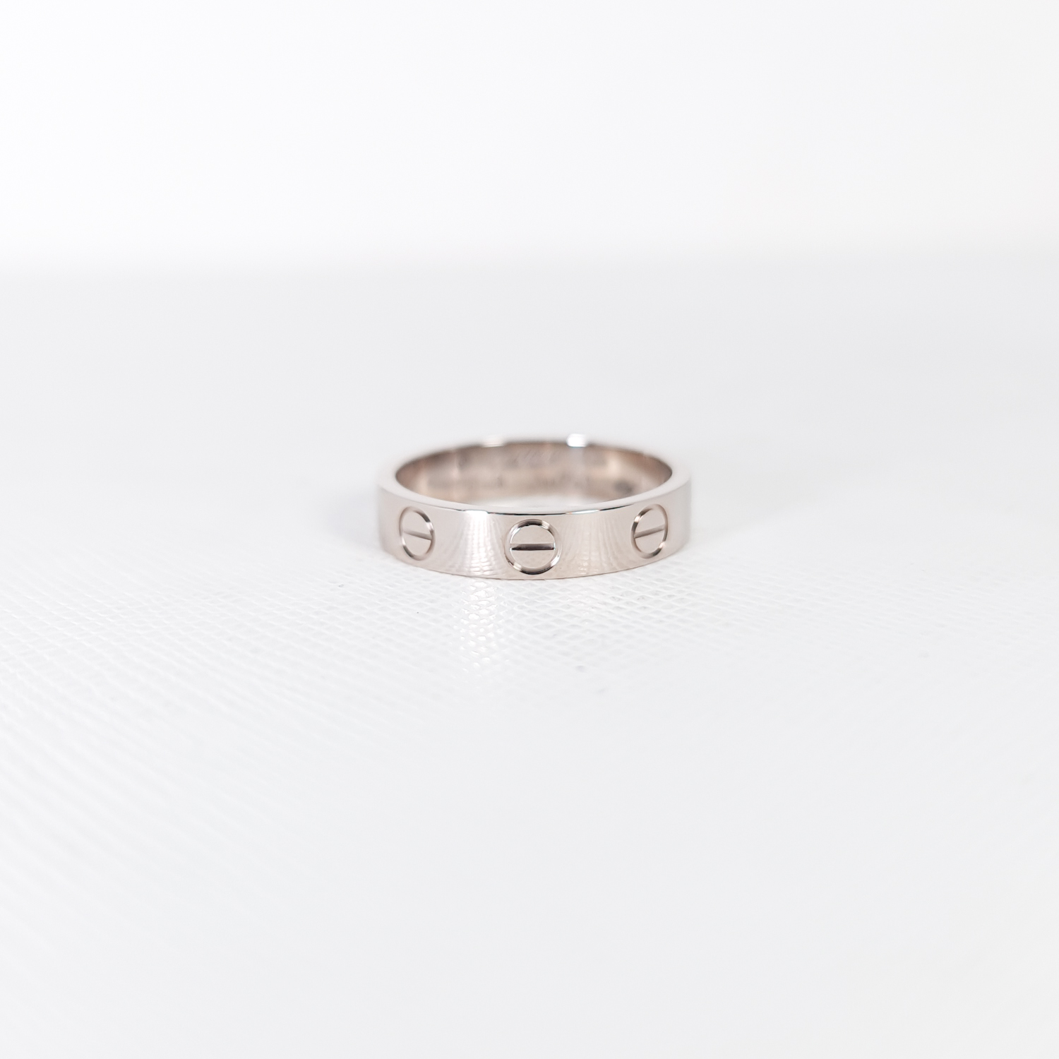 แหวน Cartier Love band ทองขาว18K ไซส์ 47# (Used)