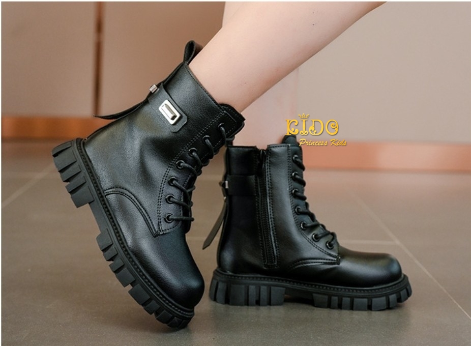 บูทเด็ก(หน้าร้านอยู่รัชดา ลองได้)H166 สีดำ ด้านหน้าร้อยเชือกข้อสั้น แบบเท่ๆ