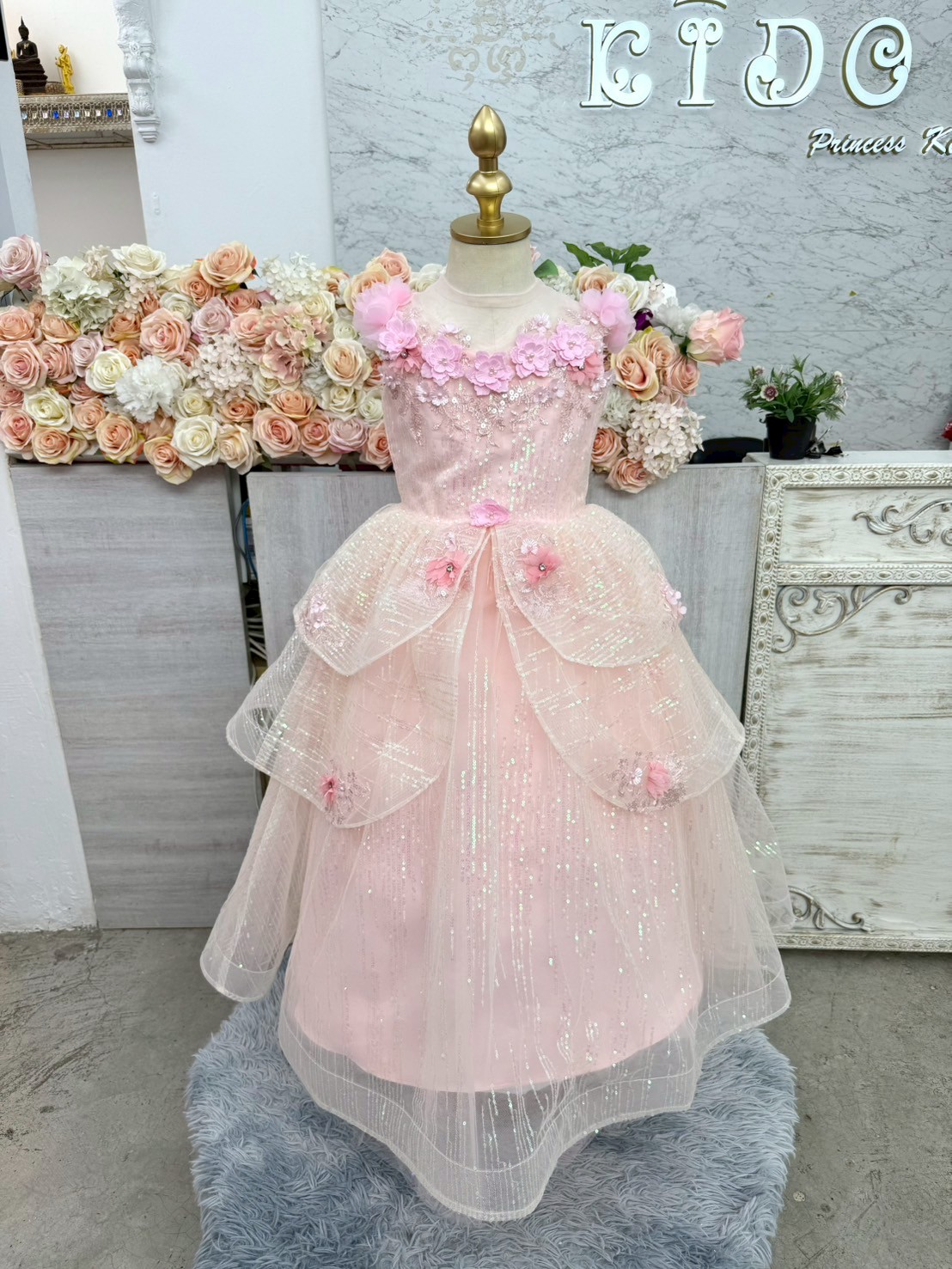 ชุดราตรีเด็ก(หน้าร้านอยู่รัชดา ลองได้ถ่ายรูปเองจากชุดจริง)W19130 สีชมพู กระโปรงยาว แขนสั้น ดอกไม้น่ารักๆวิ้งทั้งชุด
