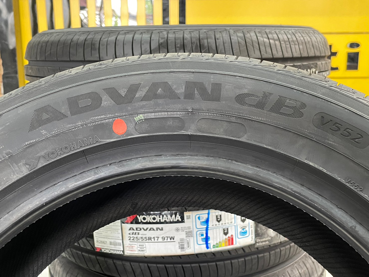 YOKOHAMA ADVAN dB V552 225/55R17 ยางใหม่ปี2022