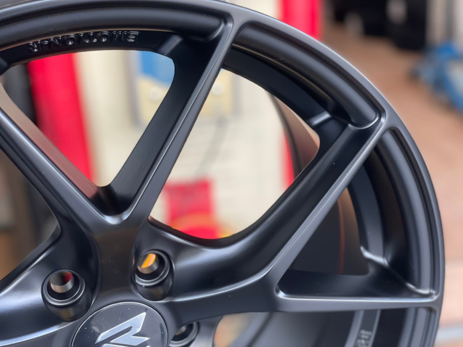 ล้อแม็กซ์ Emotion-R รุ่นFRE ล้อขอบ17 กว้าง7.5 ออฟ35 5รู100 สีดำกึ่งด้าน(SMB)