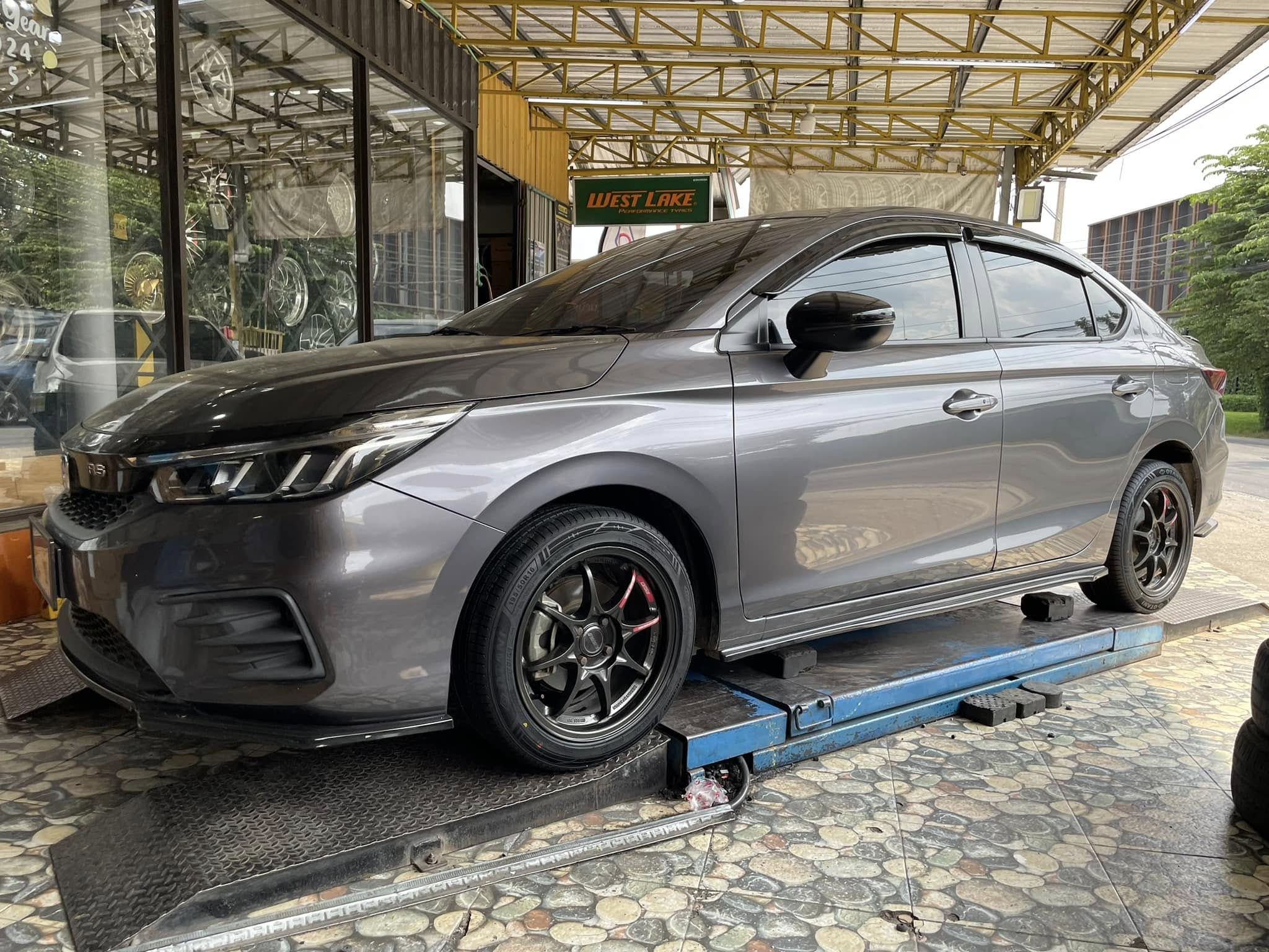 🚘 #HONDA_CITY🛞 เปลี่ยนยาง #OTANI #EK3000 195/50R16 #บริการตั้งศูนย์ล้อ🛞