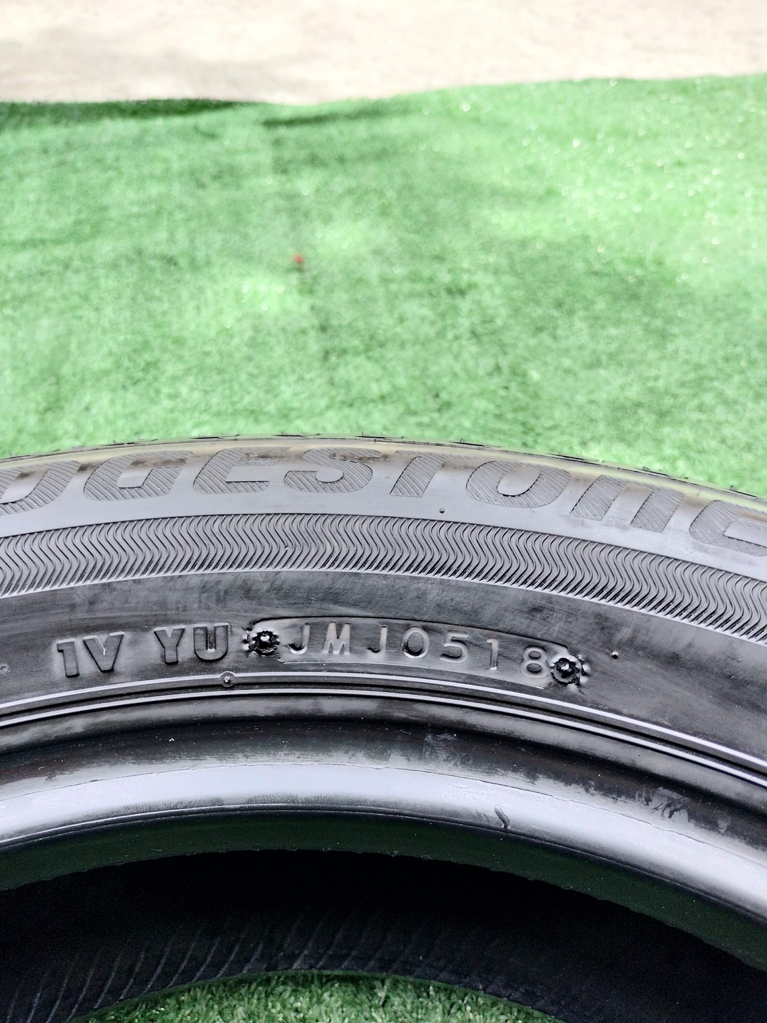 ยางมือ2 สภาพดีขอบ15 ยี่ห้อ Bridgestone EP150 175/65R15
