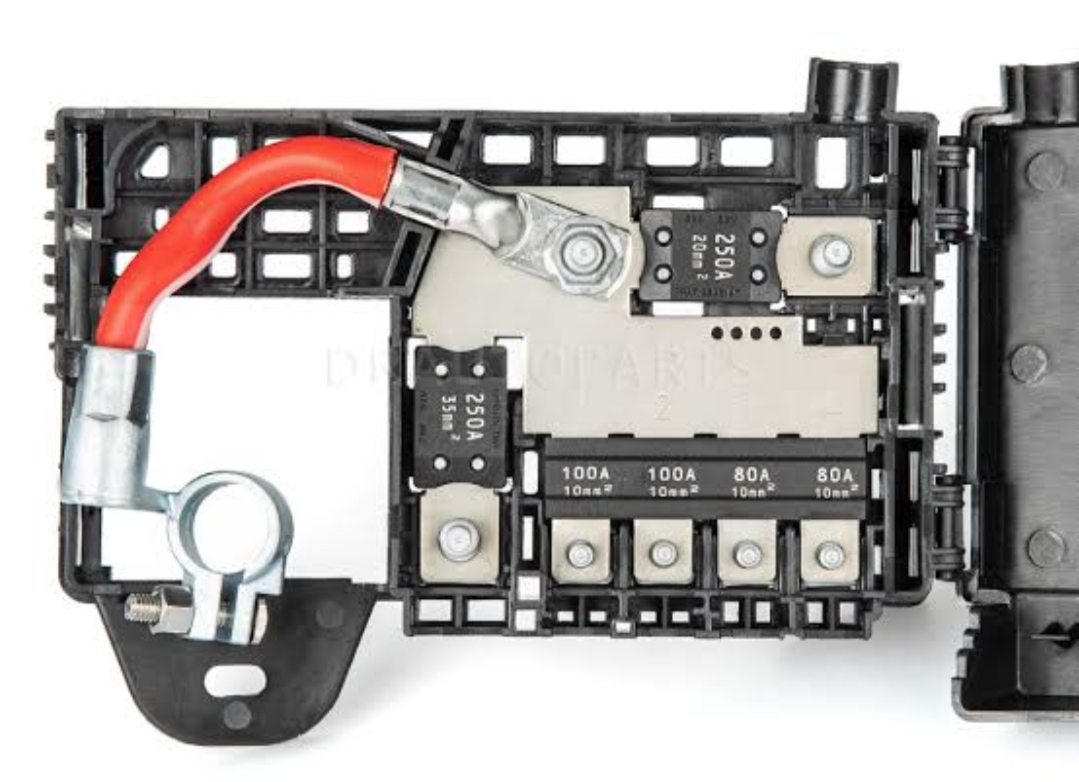 ชุดแผงฟิวส์บนแบตเตอรี่ CRUZE