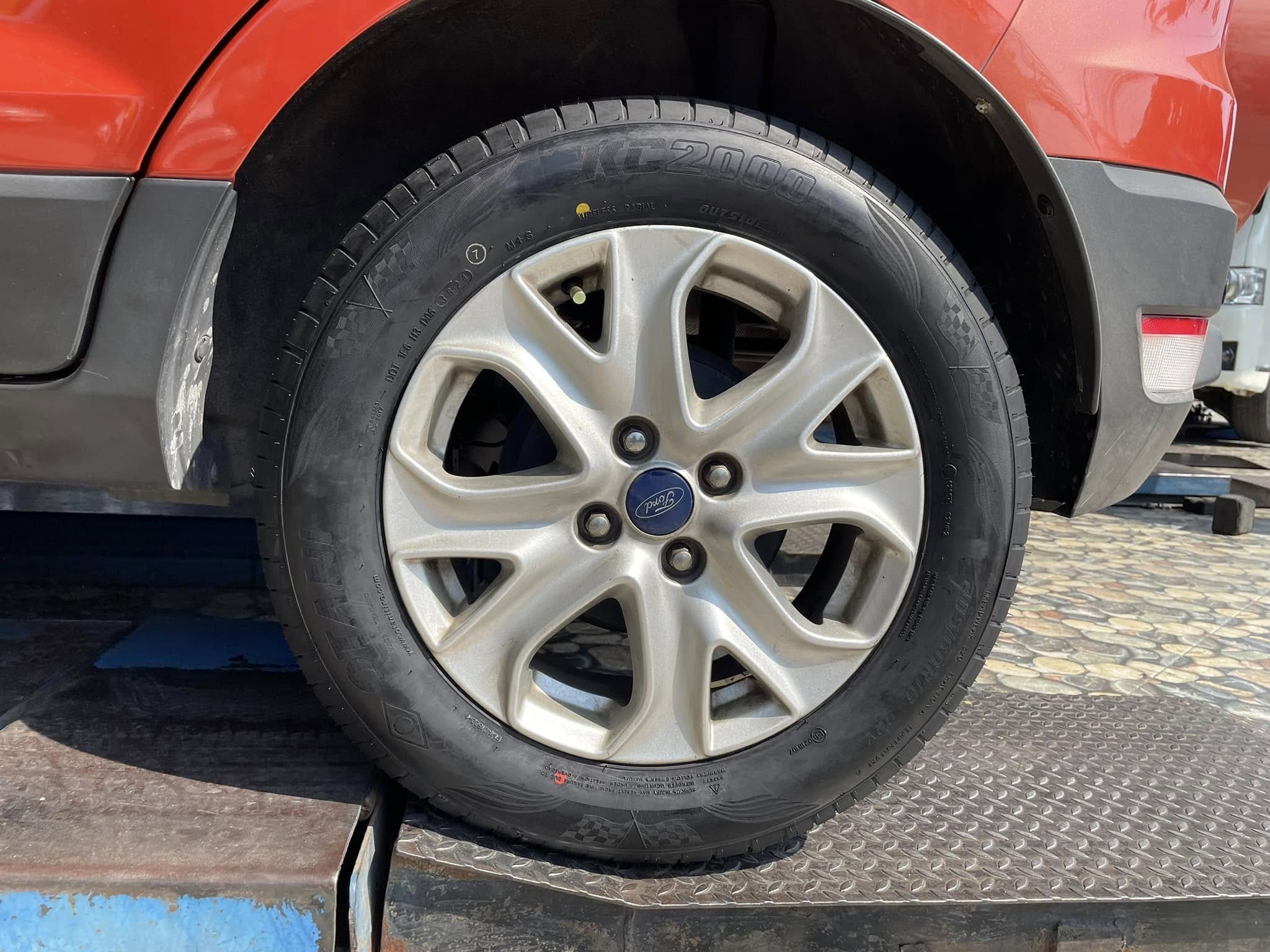 🚘 #FORD_ECOSPORT🛞เปลี่ยนยาง #OTANI #KC2000 205/60R16 #บริการตั้งศูนย์ล้อ🛞