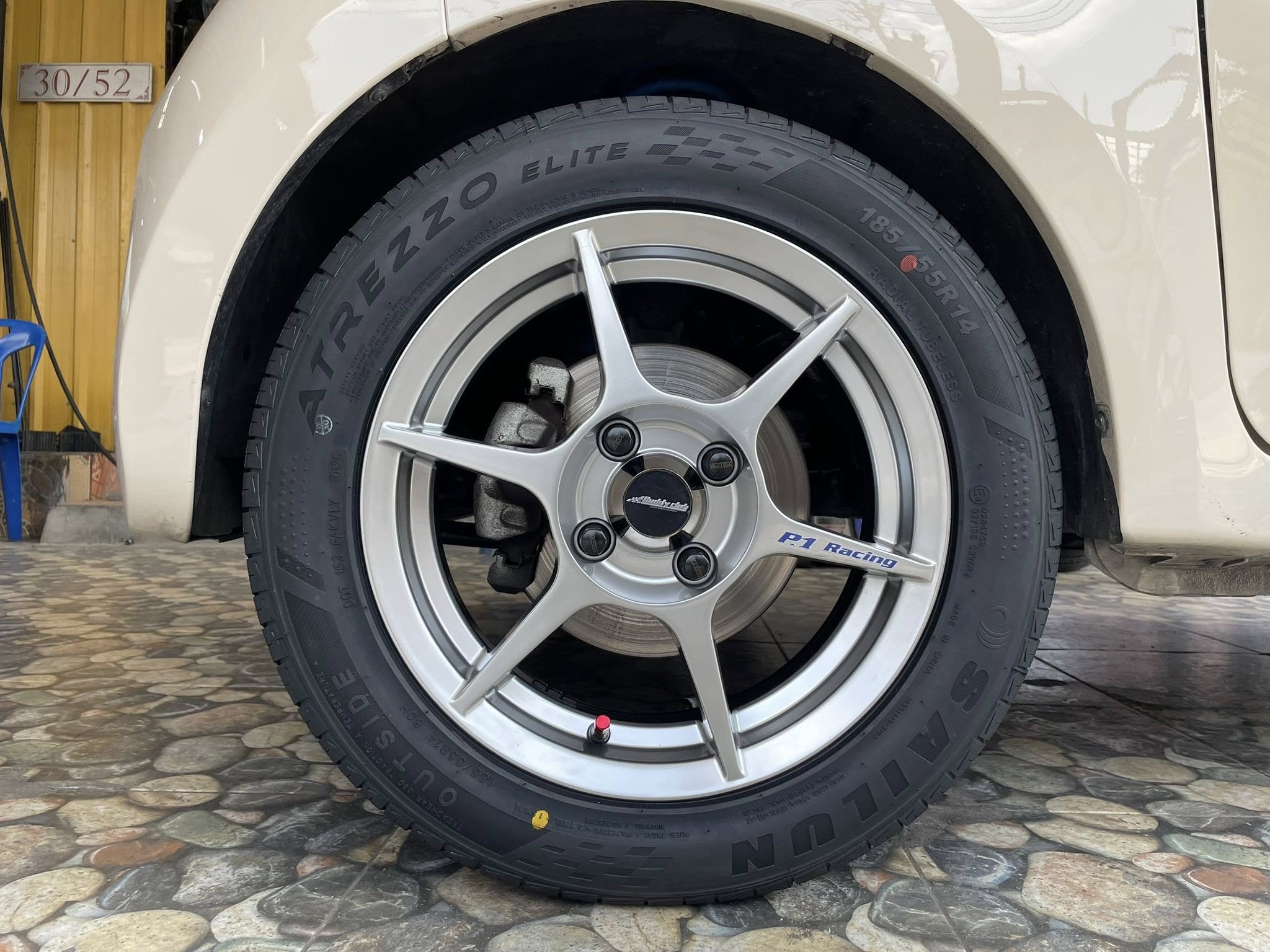 #รถไฟฟ้า_ #Volt_City_EV เลือกเปลี่ยนล้อเป็นขอบ 14 ลายยอดฮิต #P1 ขอบ14 14x5.5 ET38 4x100 #SSW204 #พร้อมยางสเปค #Sailun185/55R14