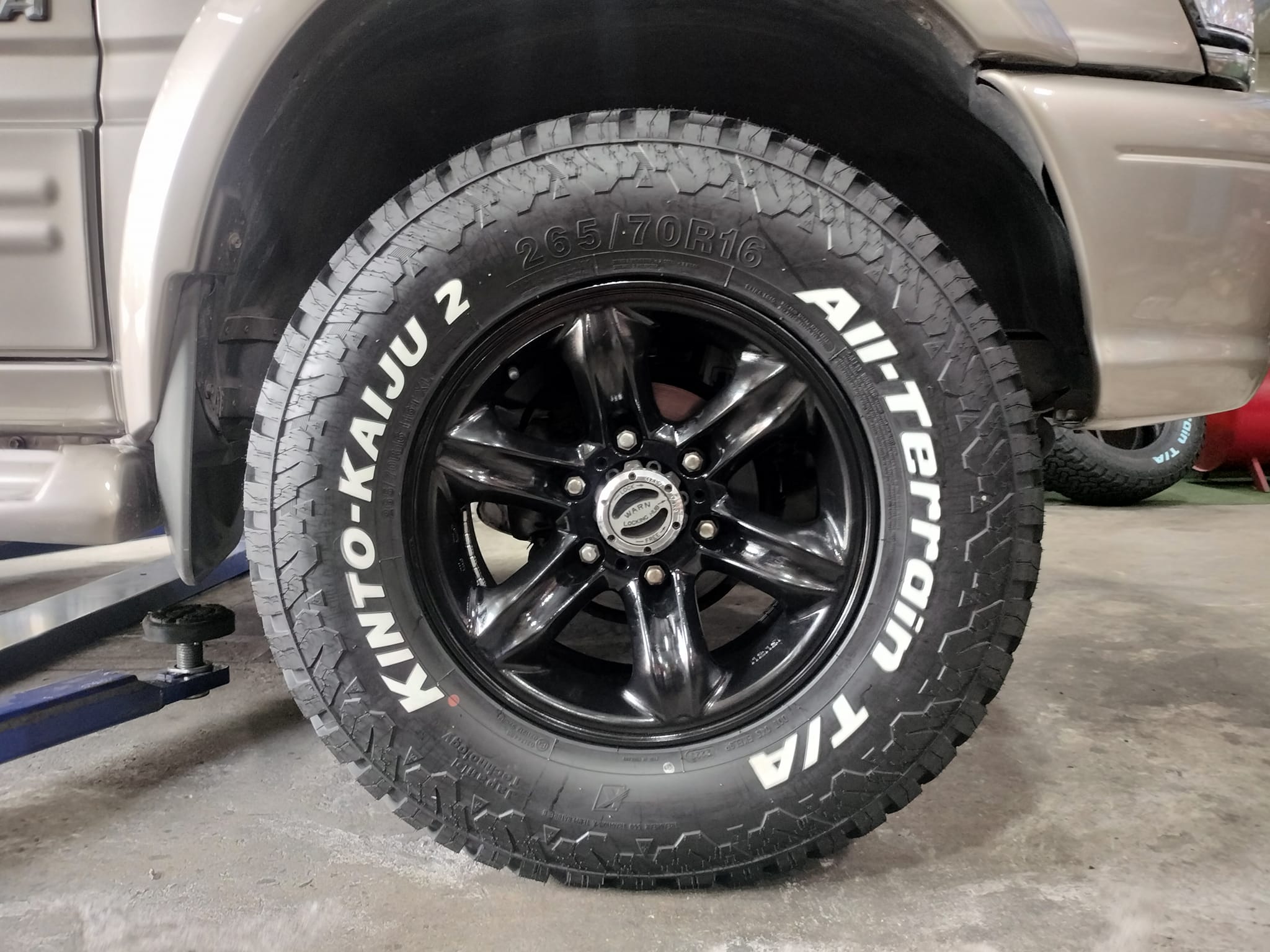 #ISUZU_TURBO #KINTO_KAIJU2_265/70R16