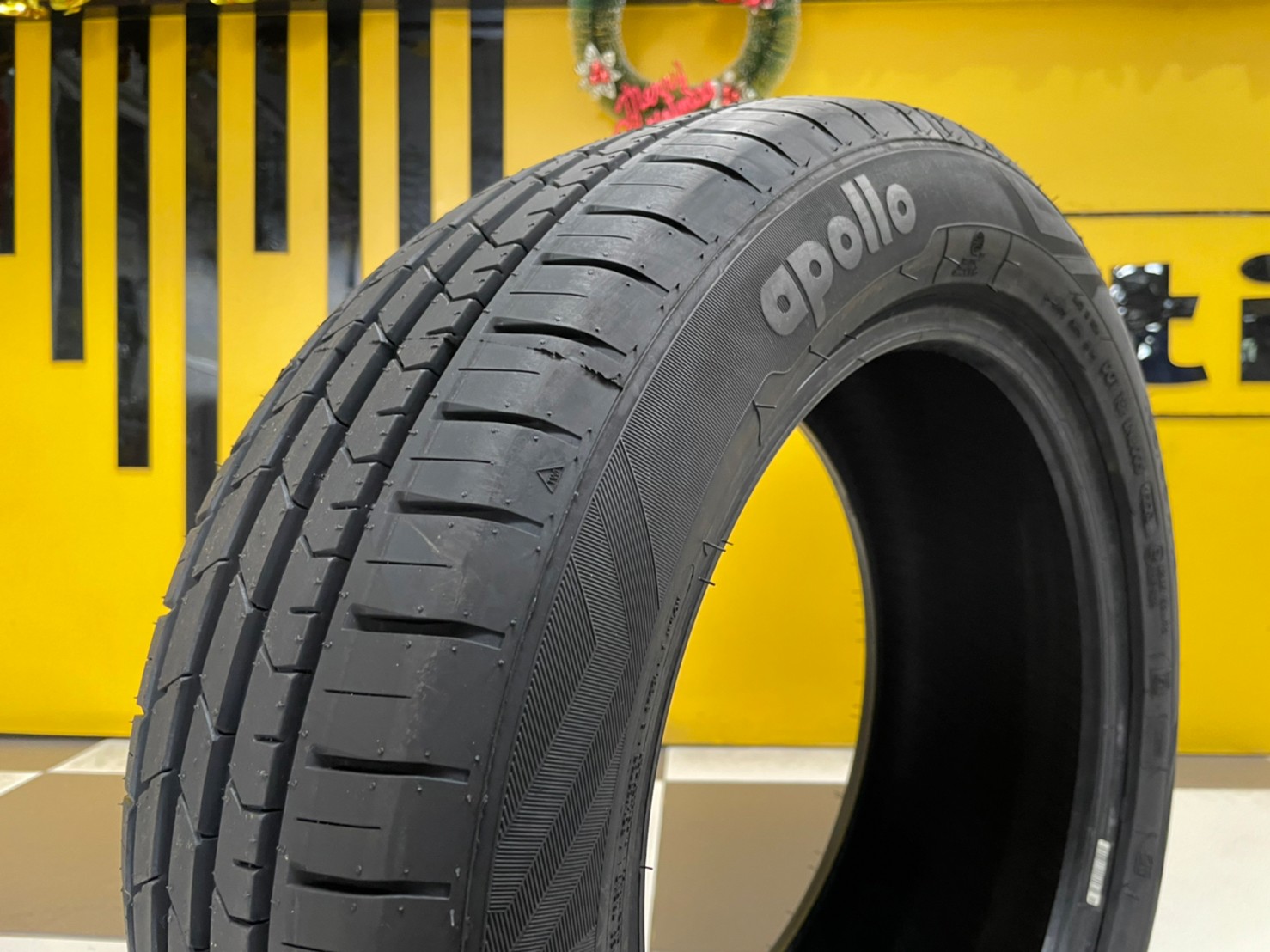 APOLLO Alnac 4G ·195/55R15 ยางใหม่ปี2023
