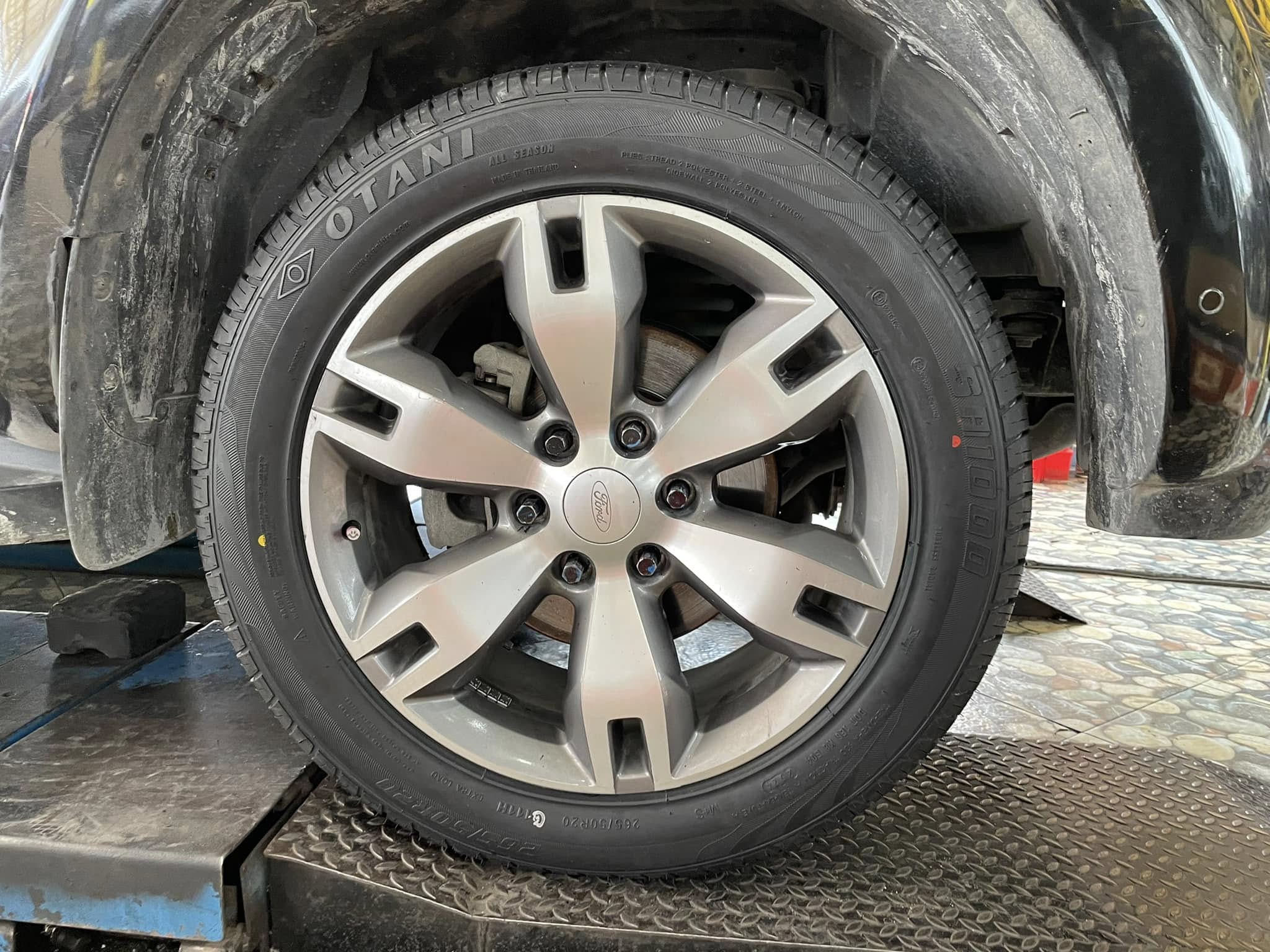 🚘 #FORD_EVEREST📍เปลี่ยนยาง #OTANI #SA1000 265/50R20 #บริการตั้งศูนย์🛠