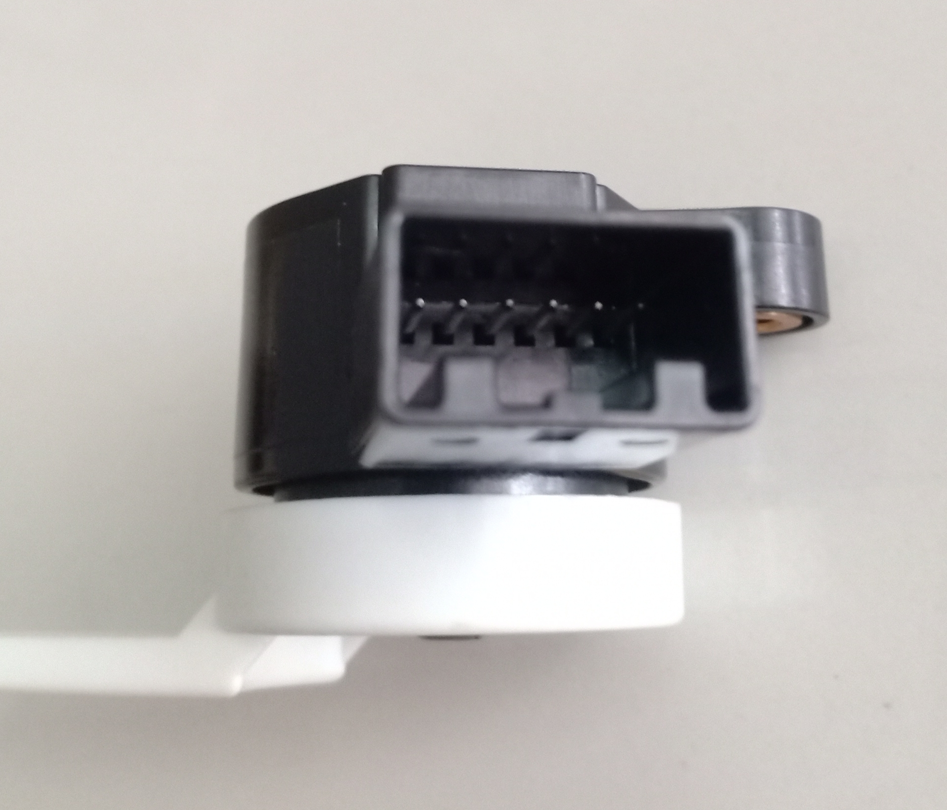 เซนเซอร์แป้นเบรค (แท้ GM) CAPTIVA c100 (ปี 2006-2011)