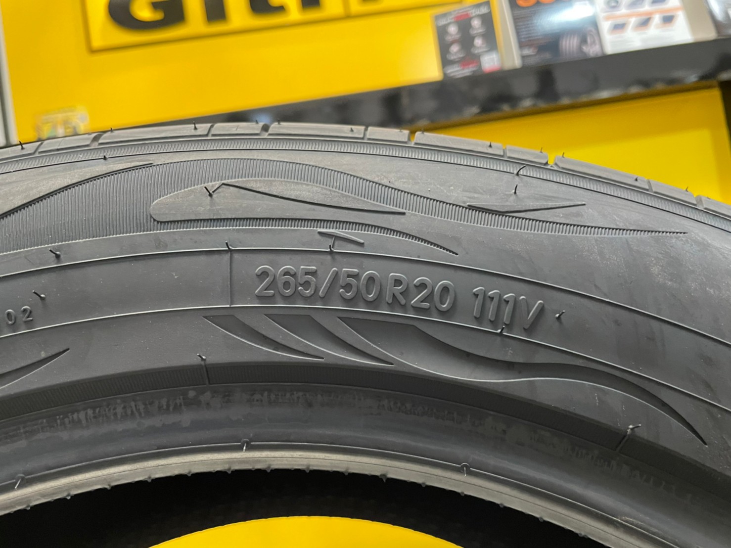 NITTO NT420SD 265/50R20 ยางลายซิ่ง สปอร์ต สมรรถนะสูง