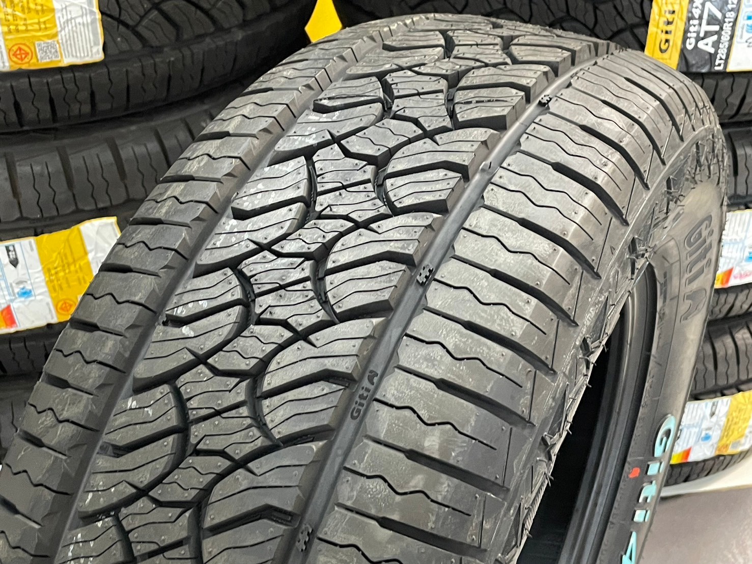 ยาง GITI 4x4 AT71 ขนาด 285/60R18 ยางใหม่ปี2023