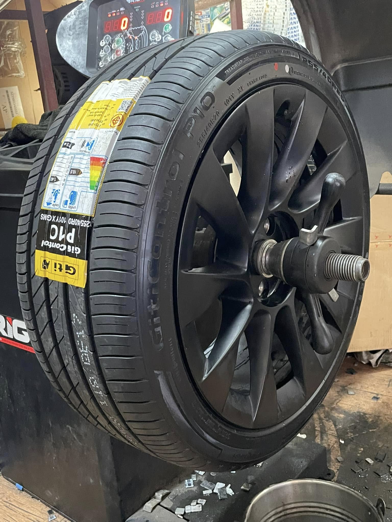 #TESLA_MODEL Y🛠 #GITI_CONTROL P10 #ฟองน้ำ #255/40R20