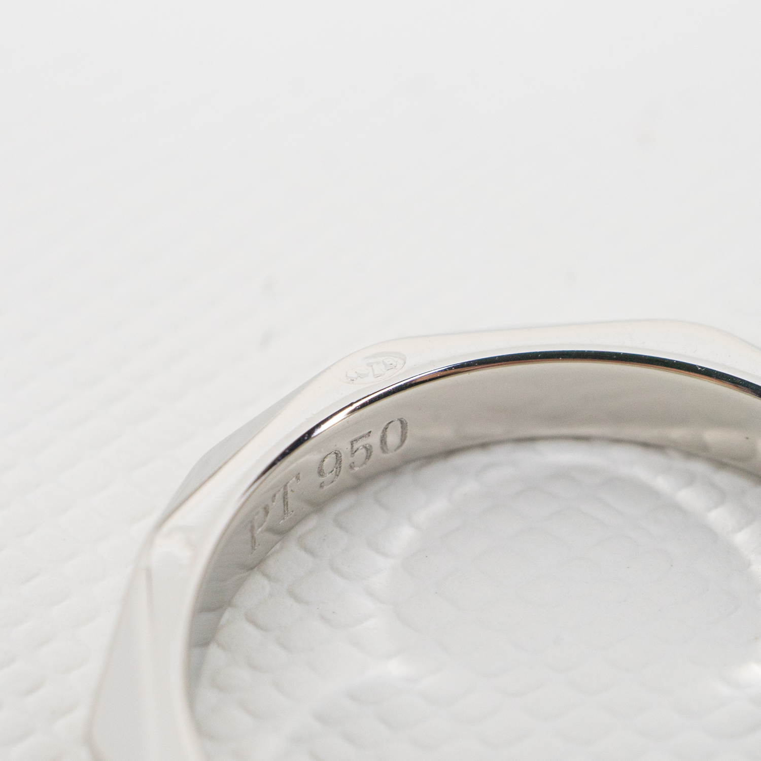 แหวน Boucheron Facette Band Platinum950 ไซส์ 48# (Used) +กล่องและการ์ด