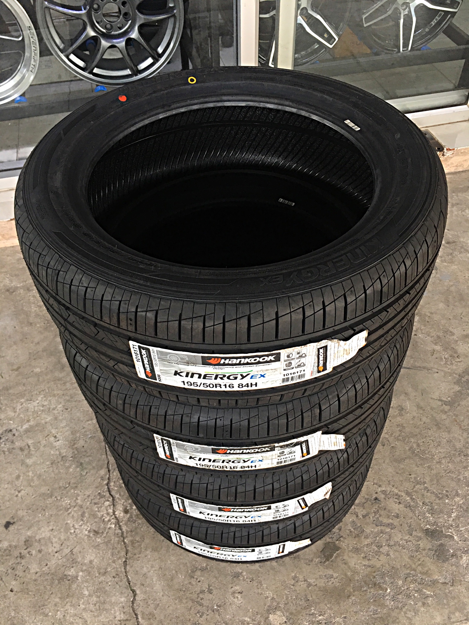 Hankook Kinergy-EX 195-55-R15