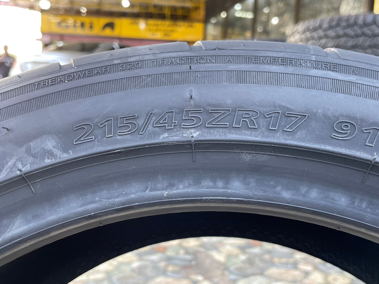 Lansail RS009 215/45R17 ยางใหม่2023