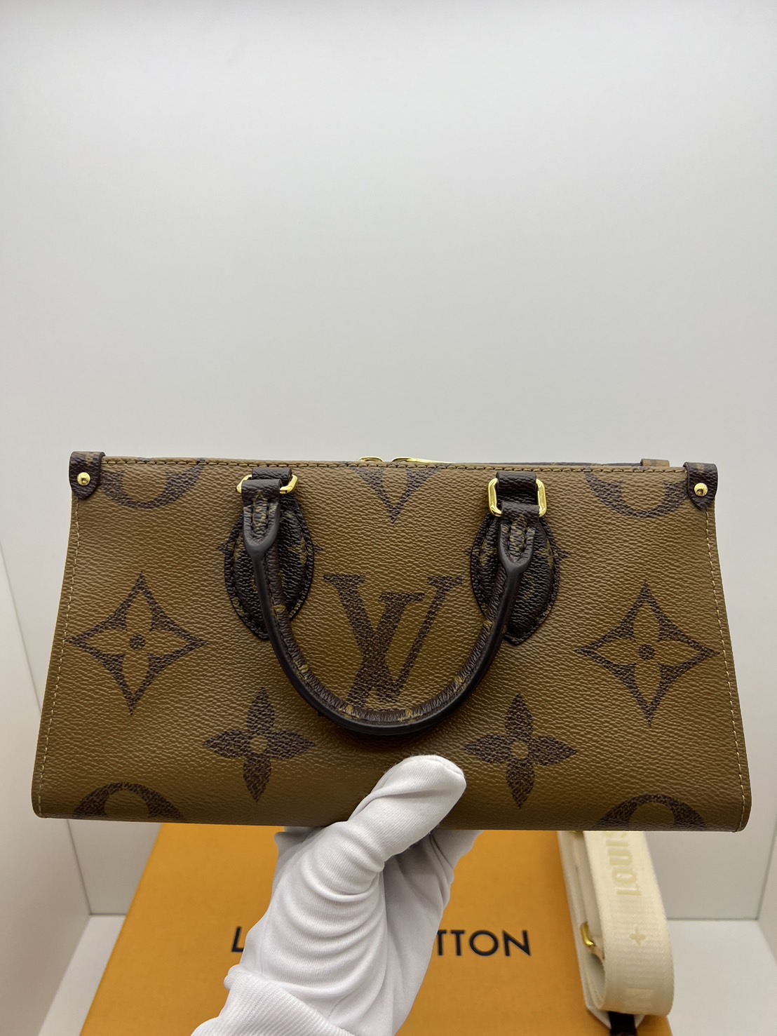 LV onthego est-west microchip มือสอง