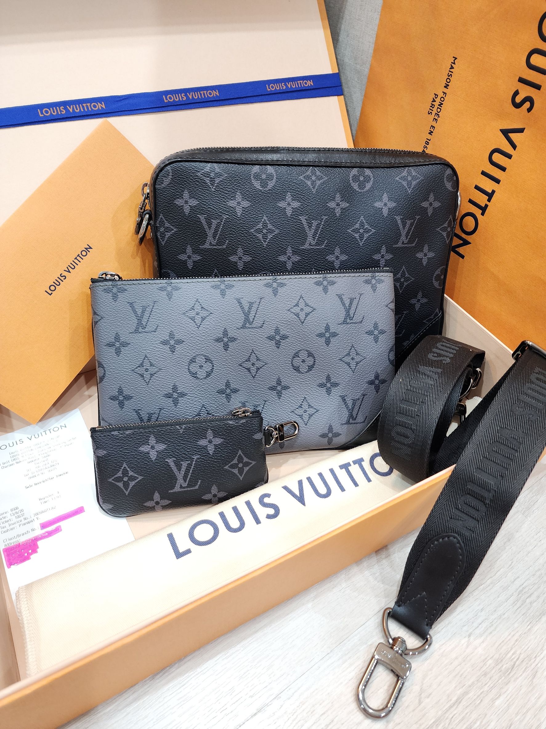 lv trio messenger bag มือสอง