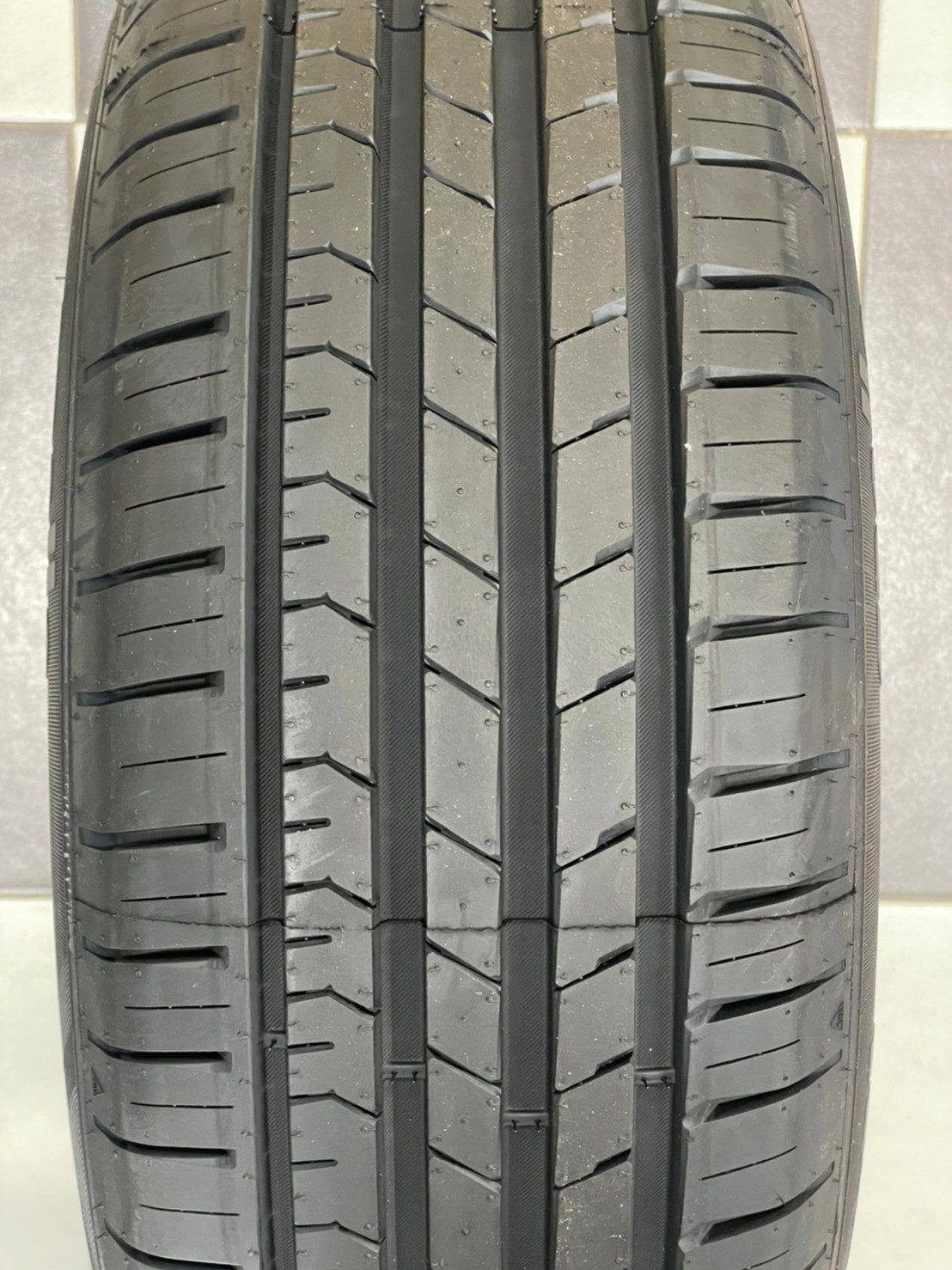 APOLLO Alnac 4G ·195/55R15 ยางใหม่ปี2023
