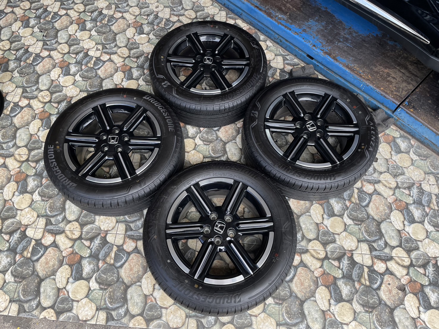 ล้อแม็กป้ายแดง HONDA HR-V ตัวท็อป รุ่นใหม่ล่าสุด ขอบ 17 ดำหน้าเงา สวยกริ๊บ พร้อมยาง #Bridgestone Alenza H/L33 215/50R17 ยางปี2024