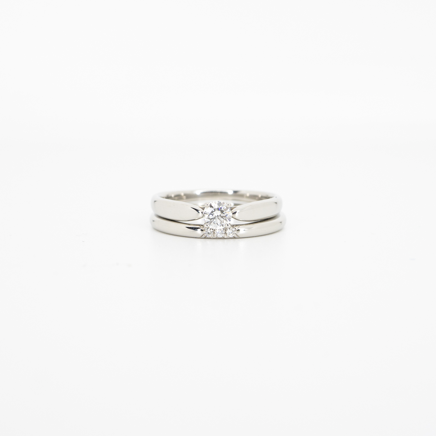 **สำหรับไซส์นิ้ว 50#** แหวน Tiffany & Co. Tiffany Harmony Solitaire ring Platinum 950 with 0.23carat F VVS2 Diamond x แหวน Tiffany & Co. Tiffany Classic Band Ring with 3Diamonds Platinum950 (Used)