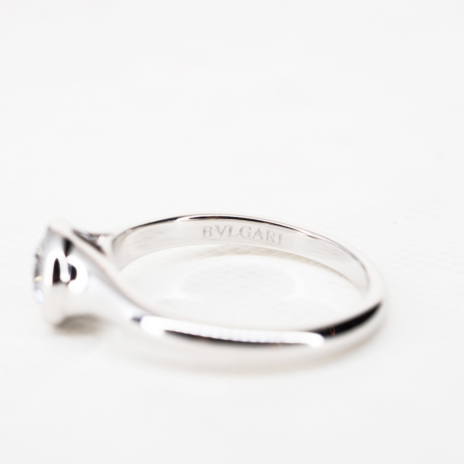 แหวน Bvlgari Solitaire Ring 18K White Gold with 0.50carat F VVS2 Diamond ไซส์50#+กล่อง+การ์ด (Used)