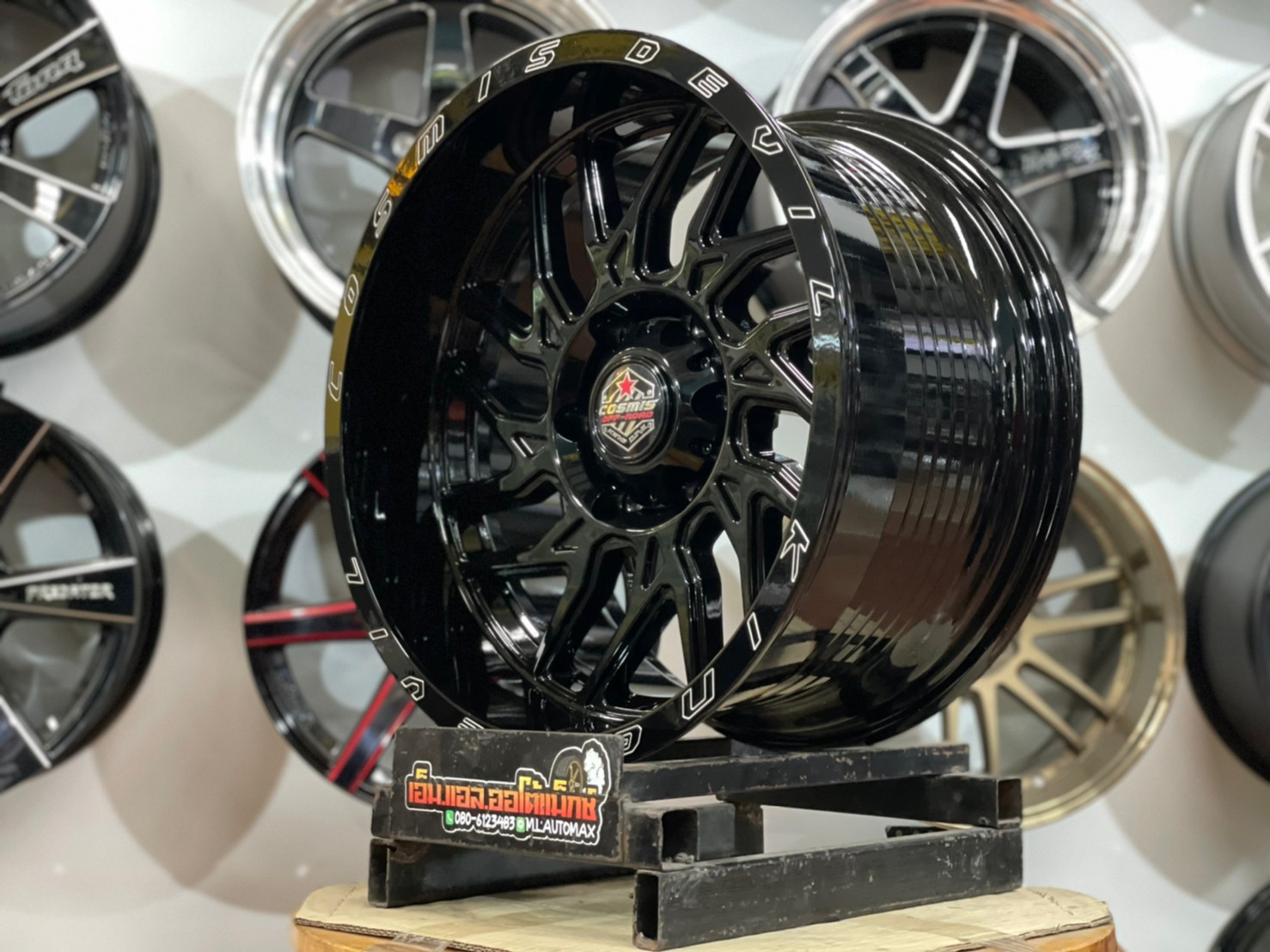 ล้อแม็กซ์ Cosmis รุ่นKing Devil ล้อขอบ18 กว้าง9.5 ออฟ-6 6รู139.7 สีดำมิลลิ่งตัวหนังสือ(ฺBLK/Milling Word)