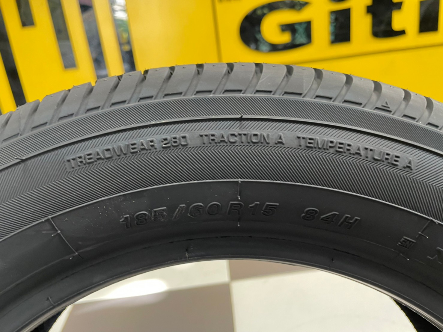 ยางใหม่YOKOHAMA ADVAN DB E70 185/60R15 ยางใหม่2022
